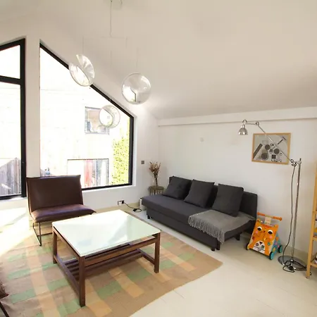 Bright & Eco-friendly Wooden Home, A Peaceful Retreat Near Paris