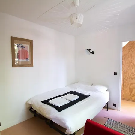 Апартаменты Bright & Eco-friendly Wooden Home, A Peaceful Retreat Near Paris