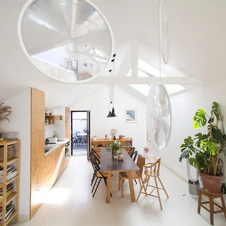Апартаменты Bright & Eco-friendly Wooden Home, A Peaceful Retreat Near Paris *